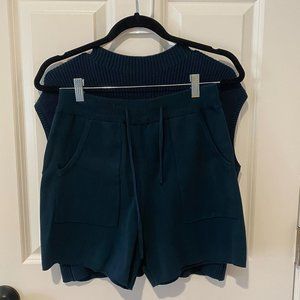 Green Two Piece Shirt and Short Sleeve Sweater Set - Size Medium‎